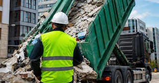 Вывоз строительного мусора в Узловой: услуги лицензированной компании — ПроМусор-Злв